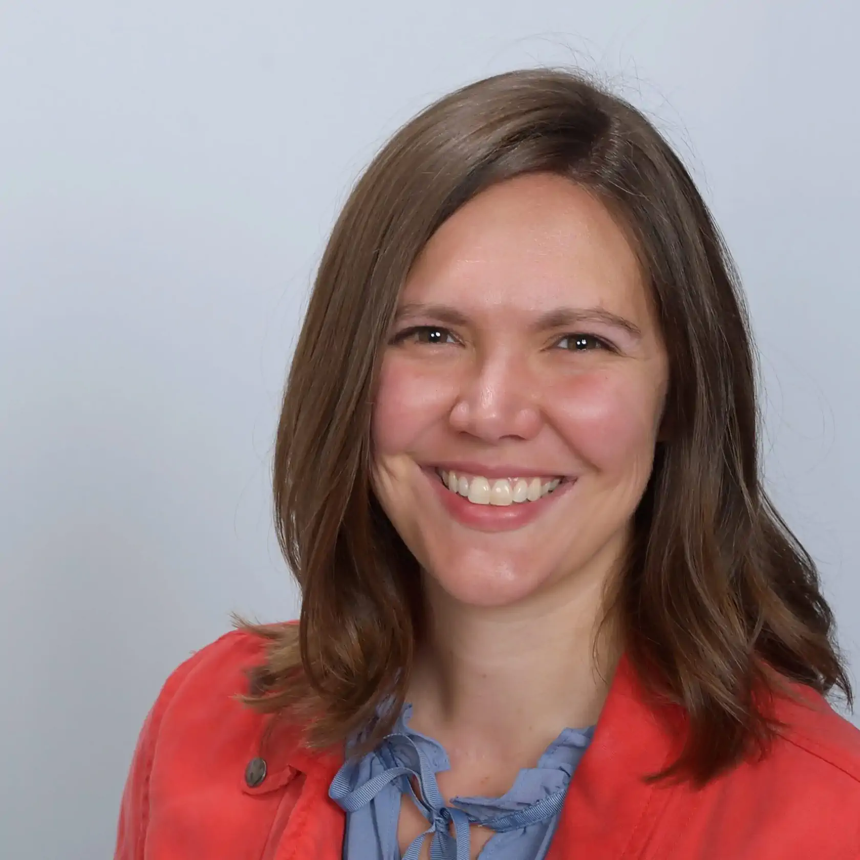 Headshot of Amber Hinds
