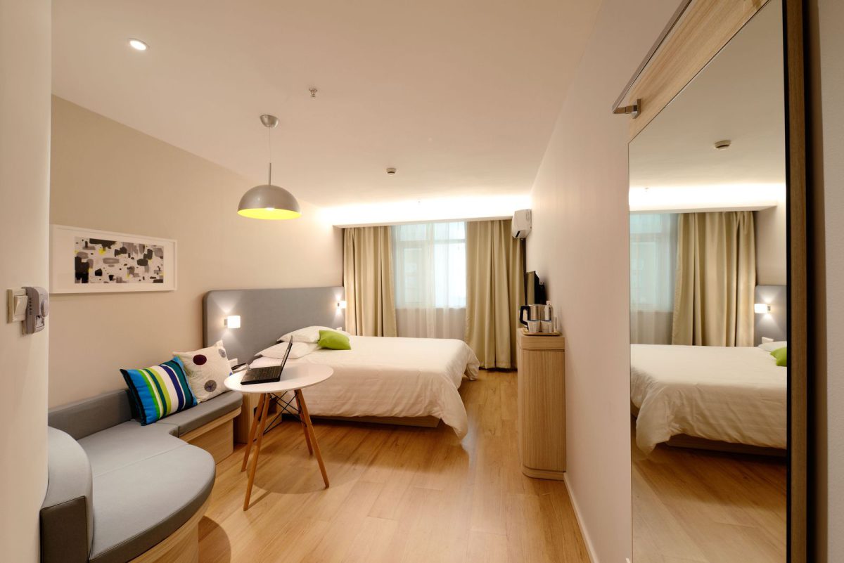 Guest room at H10 Marina Barcelona.